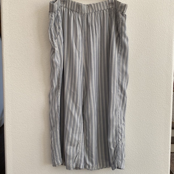 American Eagle Outfitters High Waist Elasticized Comfy Viscose Culotte Pants - Picture 1 of 9